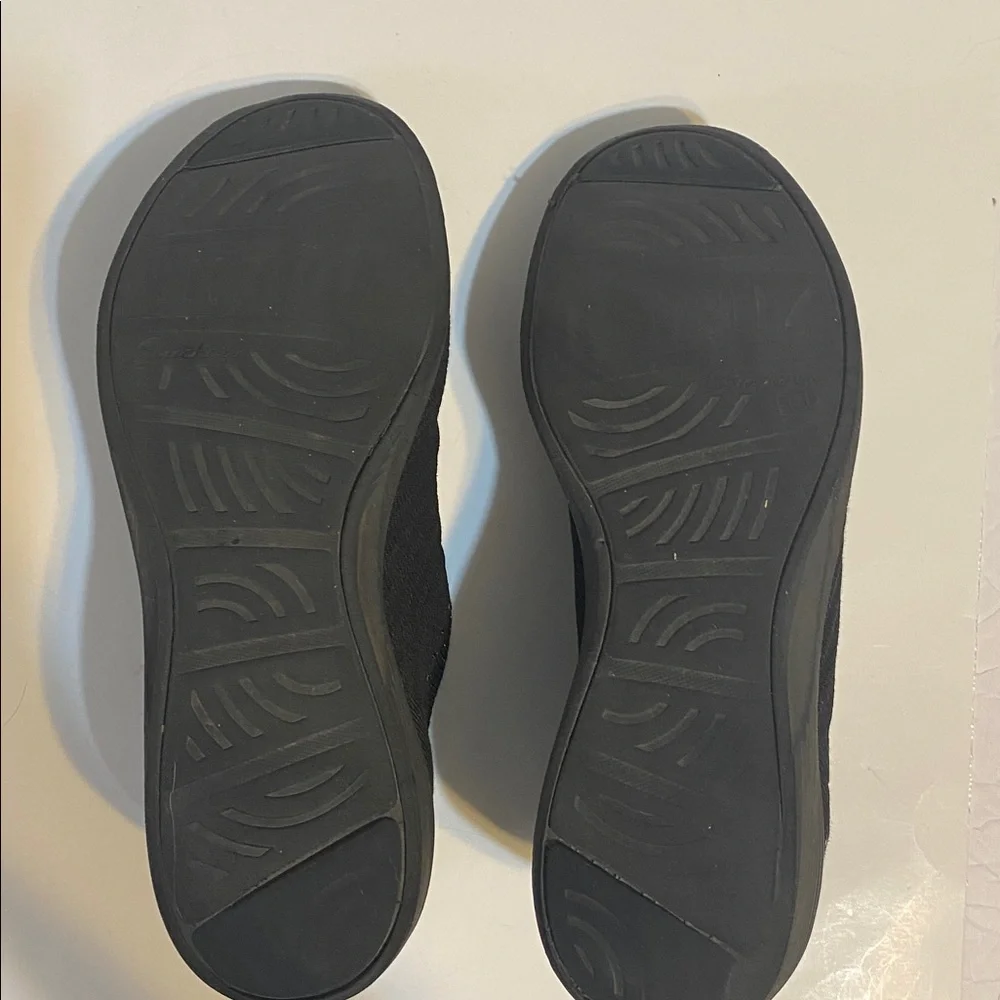Skechers Women's Black Slip-On Sneakers - Picture 7 of 8